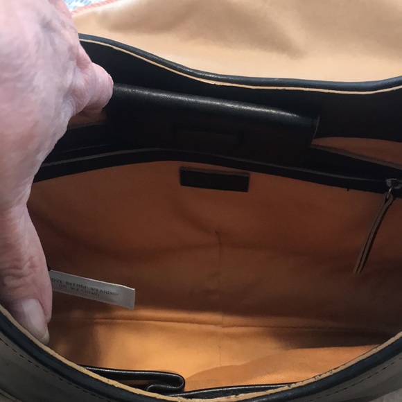 Ann Taylor leather bag. - Picture 4 of 6